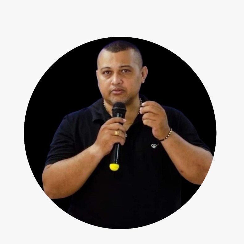 Retrato de Jorge Romero, consultor educativo.
